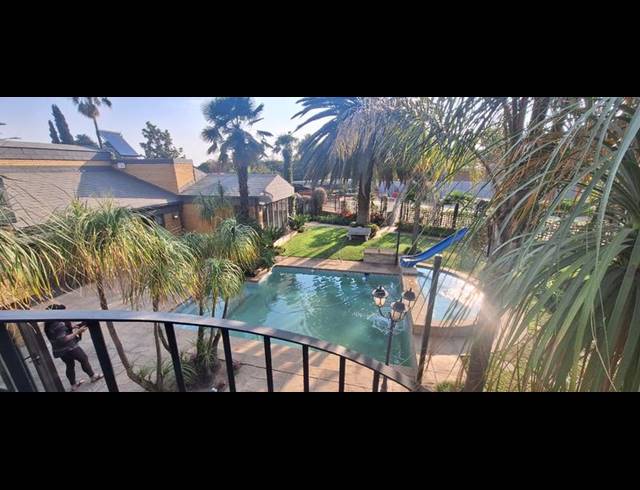 5 BEDROOM HOUSE FOR SALE IN VANDERBIJLPARK SW 5